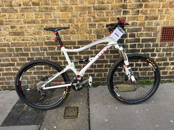SECOND HAND GT Sensor 1.0 Large Full Suspension MTB click to zoom image