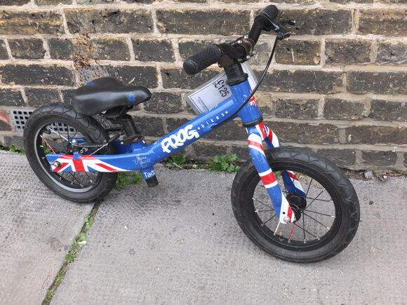 SECOND HAND Frog Tadpole Union Jack click to zoom image